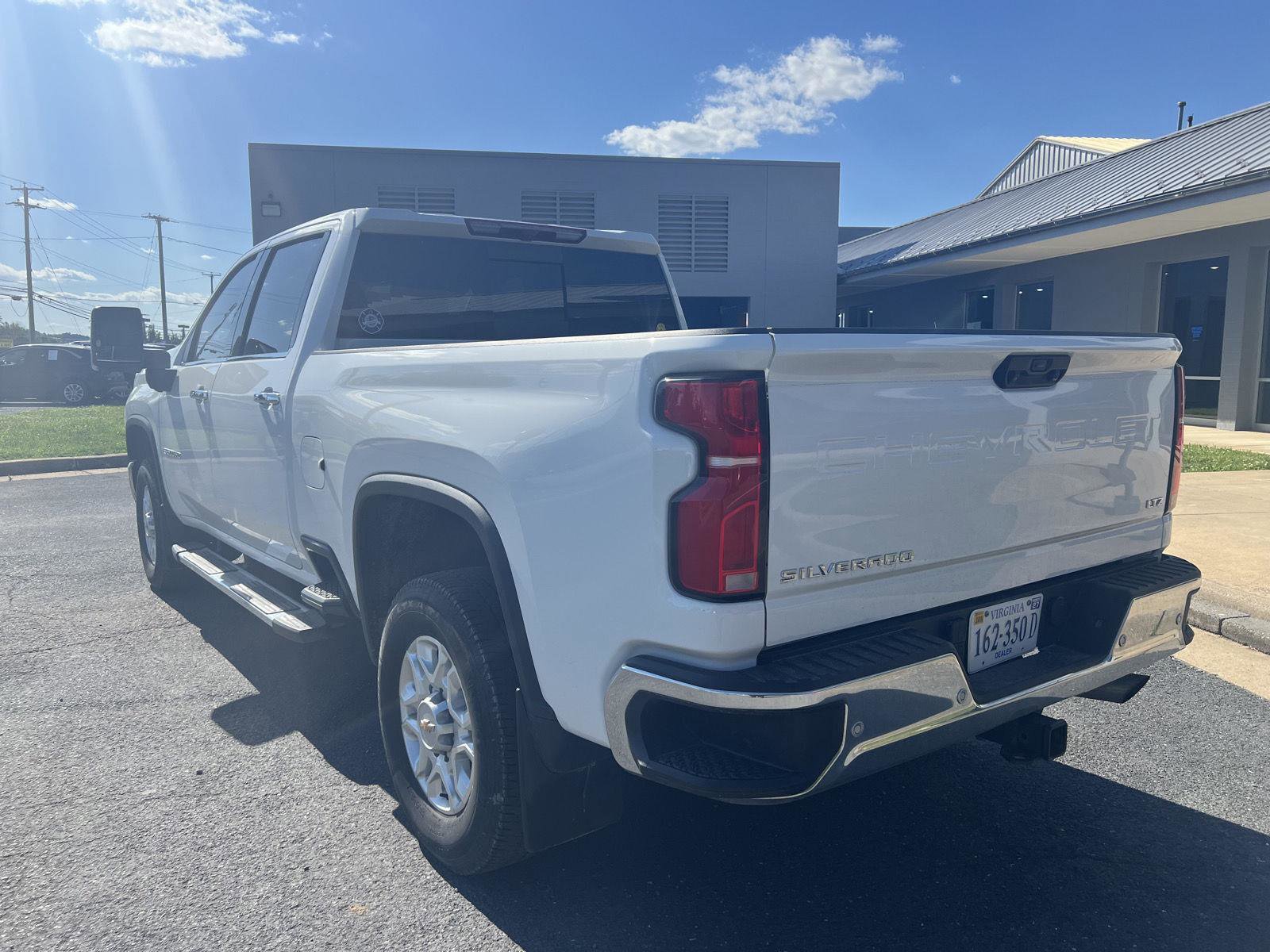 Used 2024 Chevrolet Silverado 3500 LTZ w/ LTZ Plus Package AWD/4WD image 3