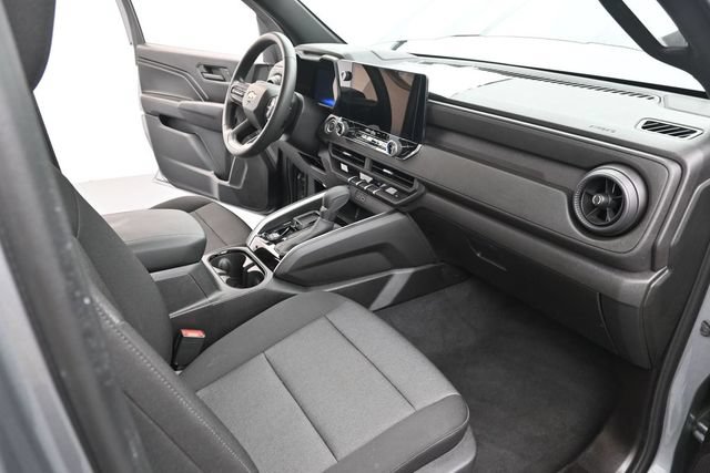 Used 2025 Chevrolet Colorado W/T RWD image 27