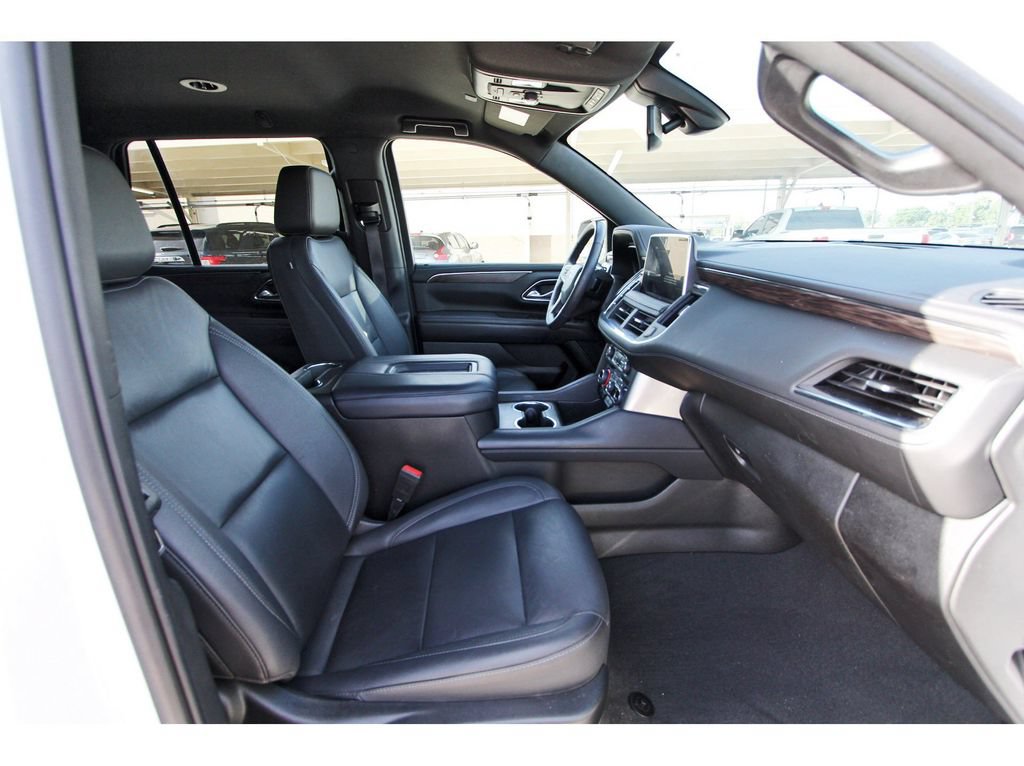 Used 2022 Chevrolet Tahoe Z71 w/ Luxury Package AWD/4WD image 26