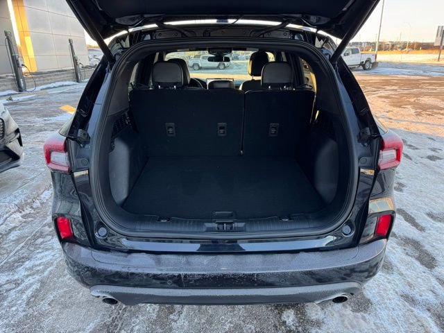 Certified 2023 Ford Escape ST-Line w/ Tech Pack #1 image 38