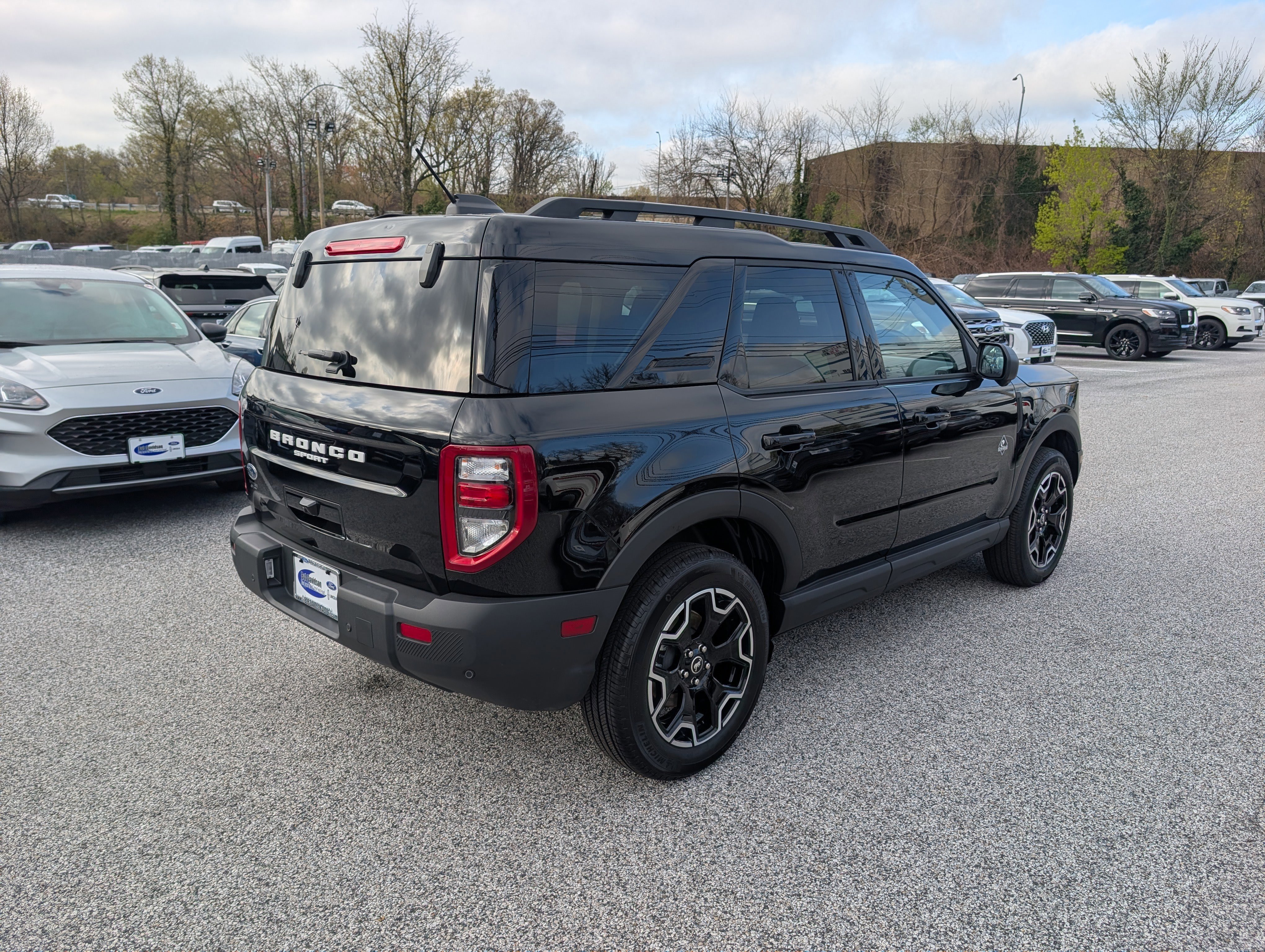 Certified 2025 Ford Bronco Sport Outer Banks w/ Outer Banks Tech Package+ image 4