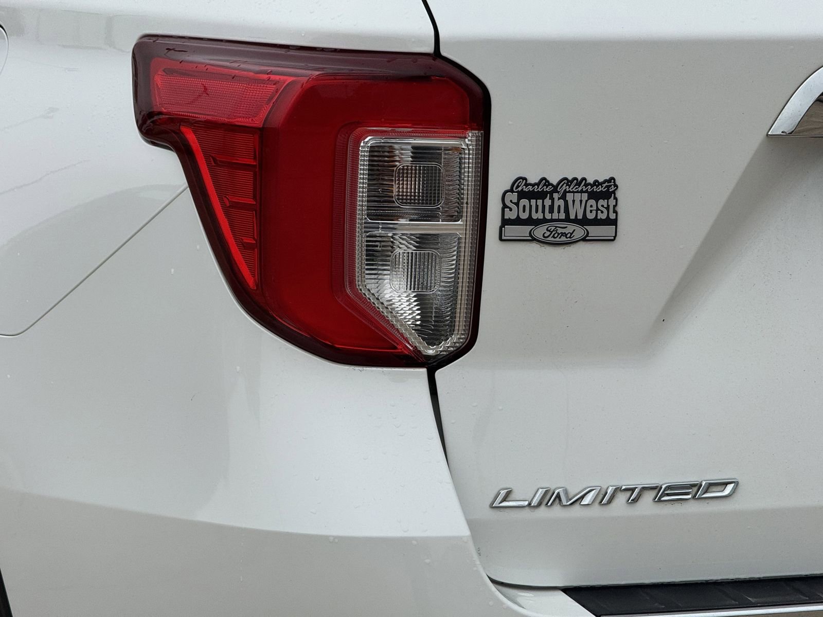 Certified 2022 Ford Explorer Limited w/ Limited Technology Package RWD image 11