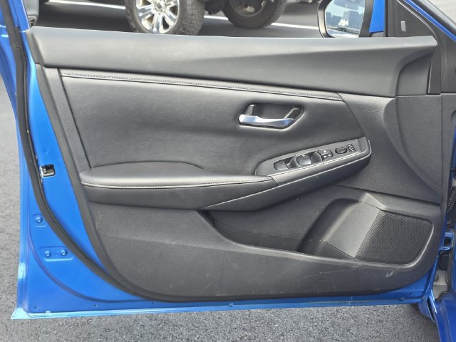 Used 2022 Nissan Sentra SV FWD image 16