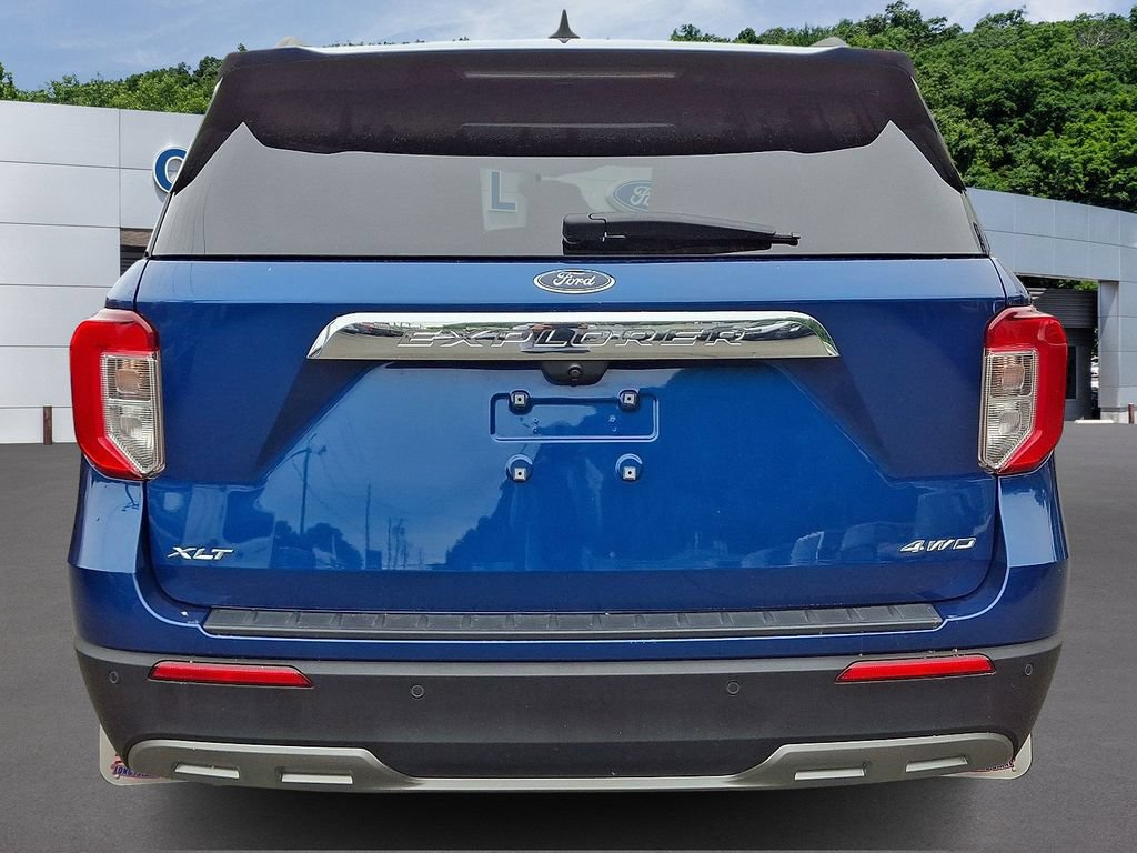 Certified 2022 Ford Explorer XLT w/ Equipment Group 202A AWD/4WD image 4