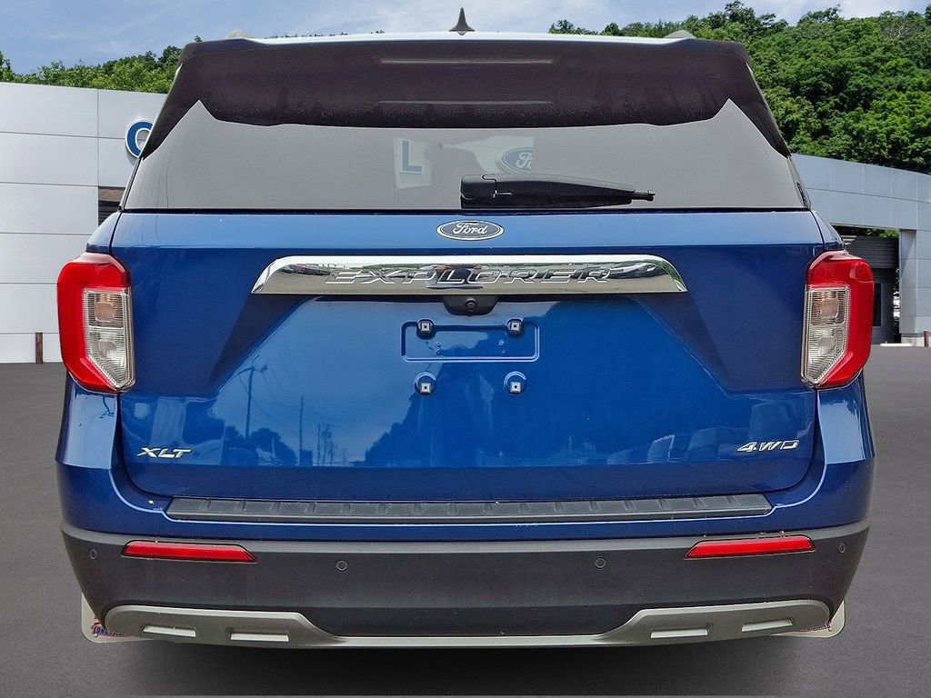 Certified 2022 Ford Explorer XLT w/ Equipment Group 202A AWD/4WD image 4