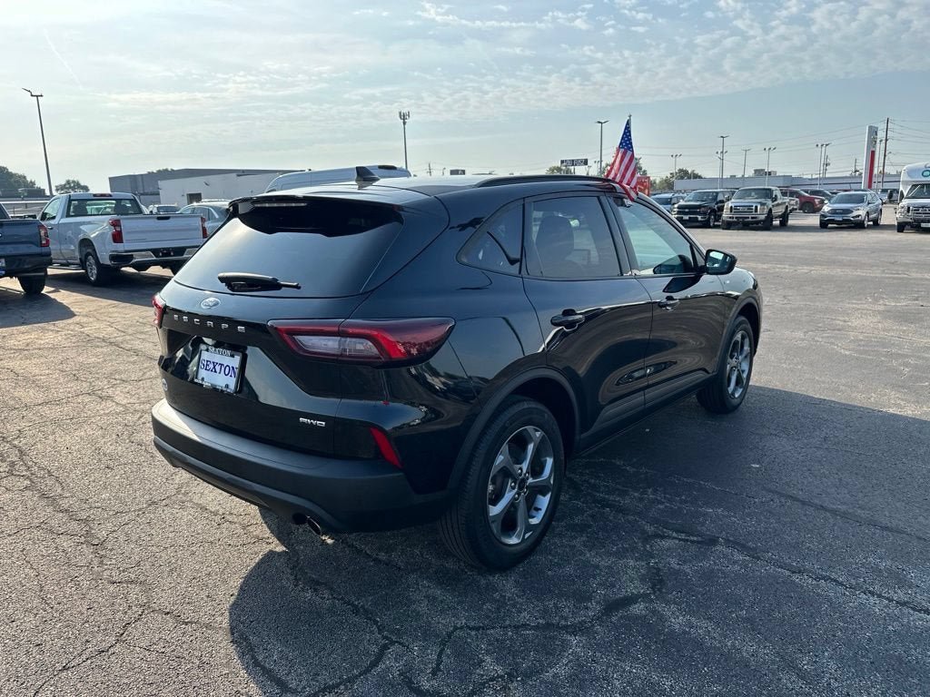 Certified 2025 Ford Escape ST-Line AWD/4WD image 5