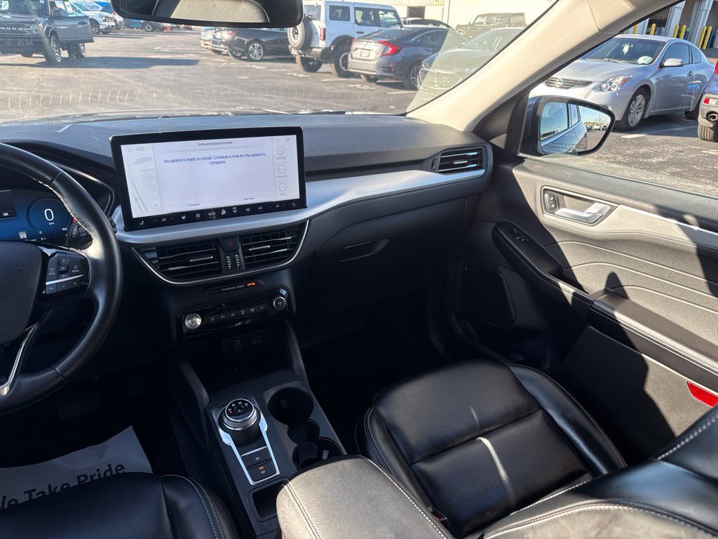 Certified 2024 Ford Escape Platinum AWD/4WD image 24