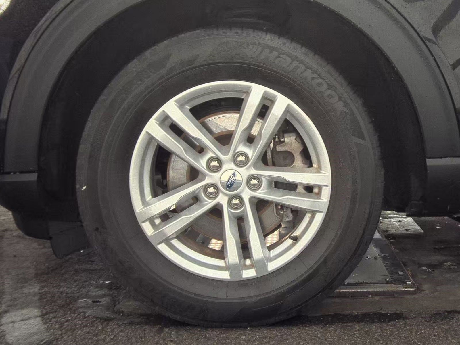 Certified 2022 Ford Explorer XLT w/ Equipment Group 202A image 9