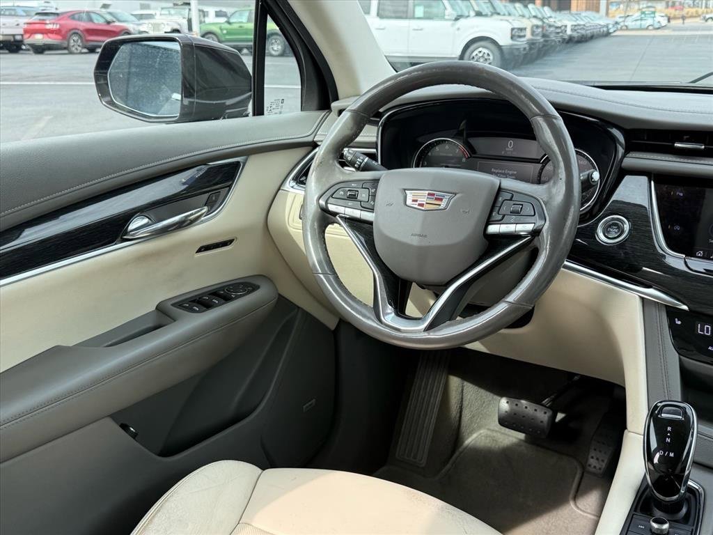 Used 2021 Cadillac XT6 Premium Luxury image 11