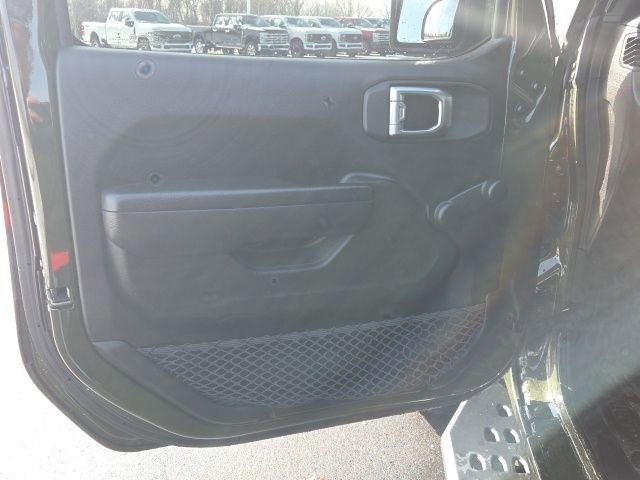 Used 2022 Jeep Gladiator Sport image 13