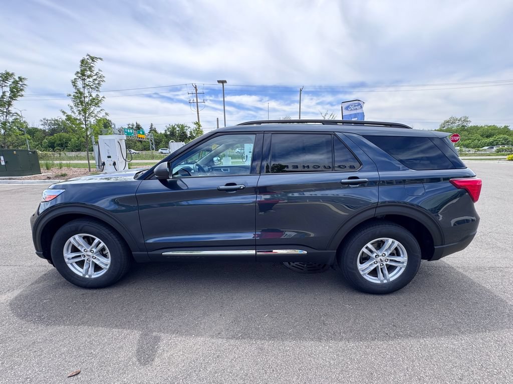 Certified 2024 Ford Explorer XLT w/ Equipment Group 202A AWD/4WD image 6