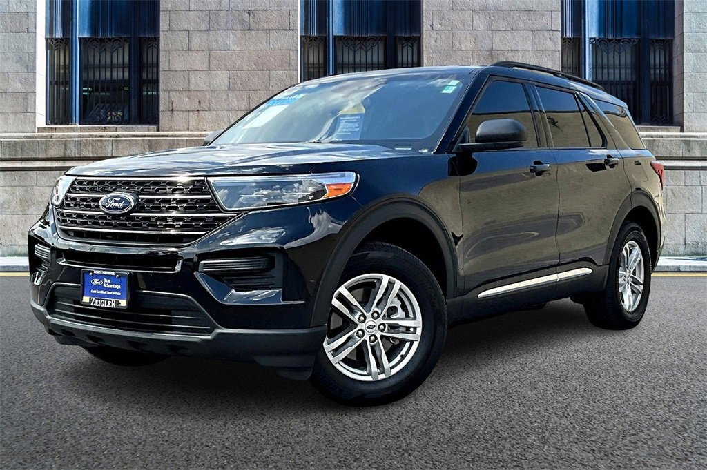 Certified 2022 Ford Explorer XLT w/ Class IV Trailer Tow Package image 2