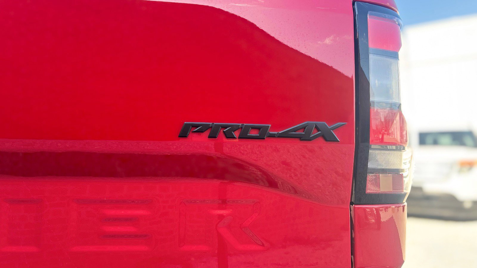 Used 2023 Nissan Frontier PRO-4X w/ Pro-4X Premium Package image 12