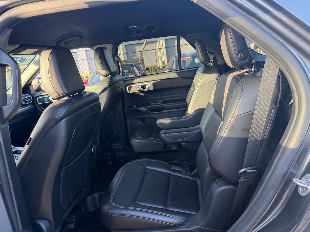 Certified 2020 Ford Explorer XLT w/ Equipment Group 202A AWD/4WD image 12