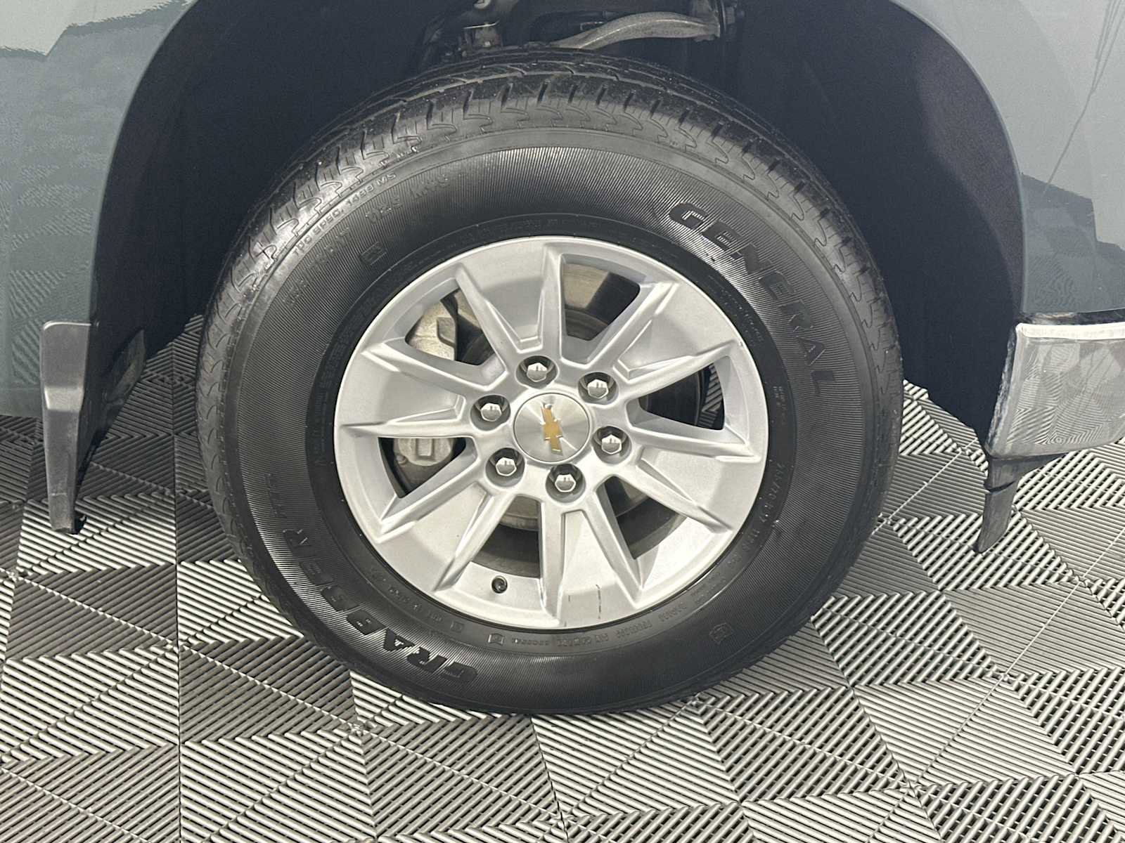 Used 2025 Chevrolet Silverado 1500 LT image 13