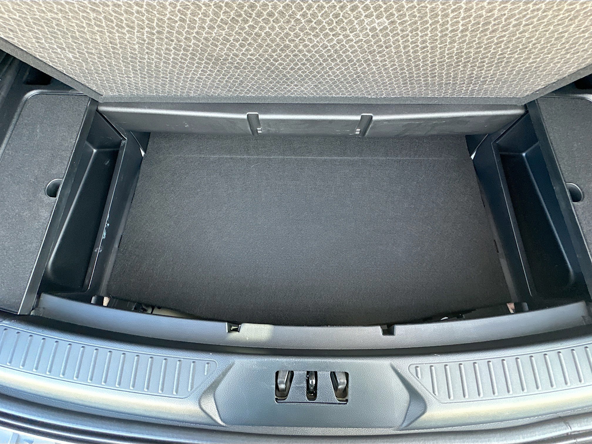 Certified 2022 Ford Explorer Limited w/ Limited Technology Package image 34