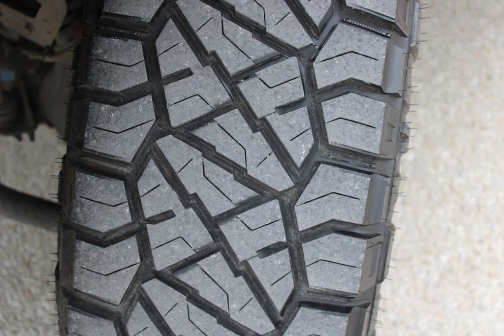 Certified 2022 Ford F250 Lariat w/ Tremor Off-Road Package image 23