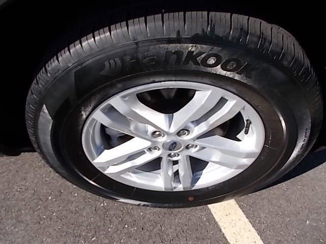 Certified 2022 Ford Explorer XLT w/ Equipment Group 202A image 5