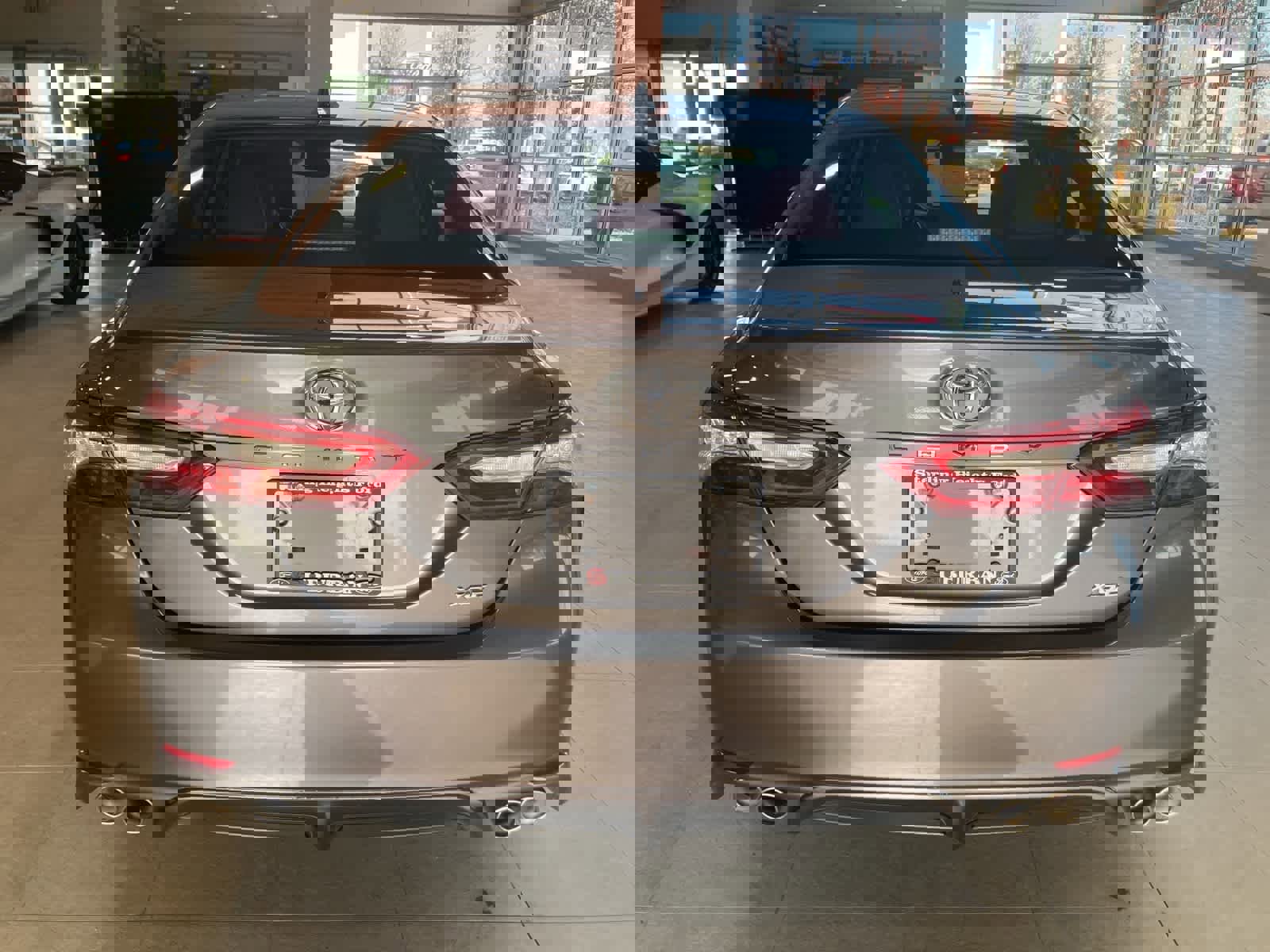 Used 2019 Toyota Camry XSE image 4