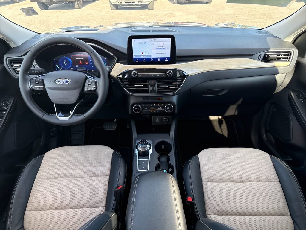 Certified 2021 Ford Escape Titanium w/ Titanium Elite Package AWD/4WD image 6
