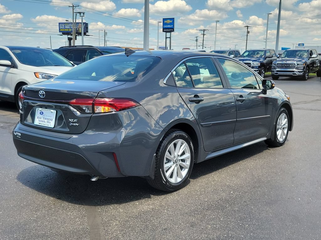 Used 2025 Toyota Corolla XLE FWD image 4