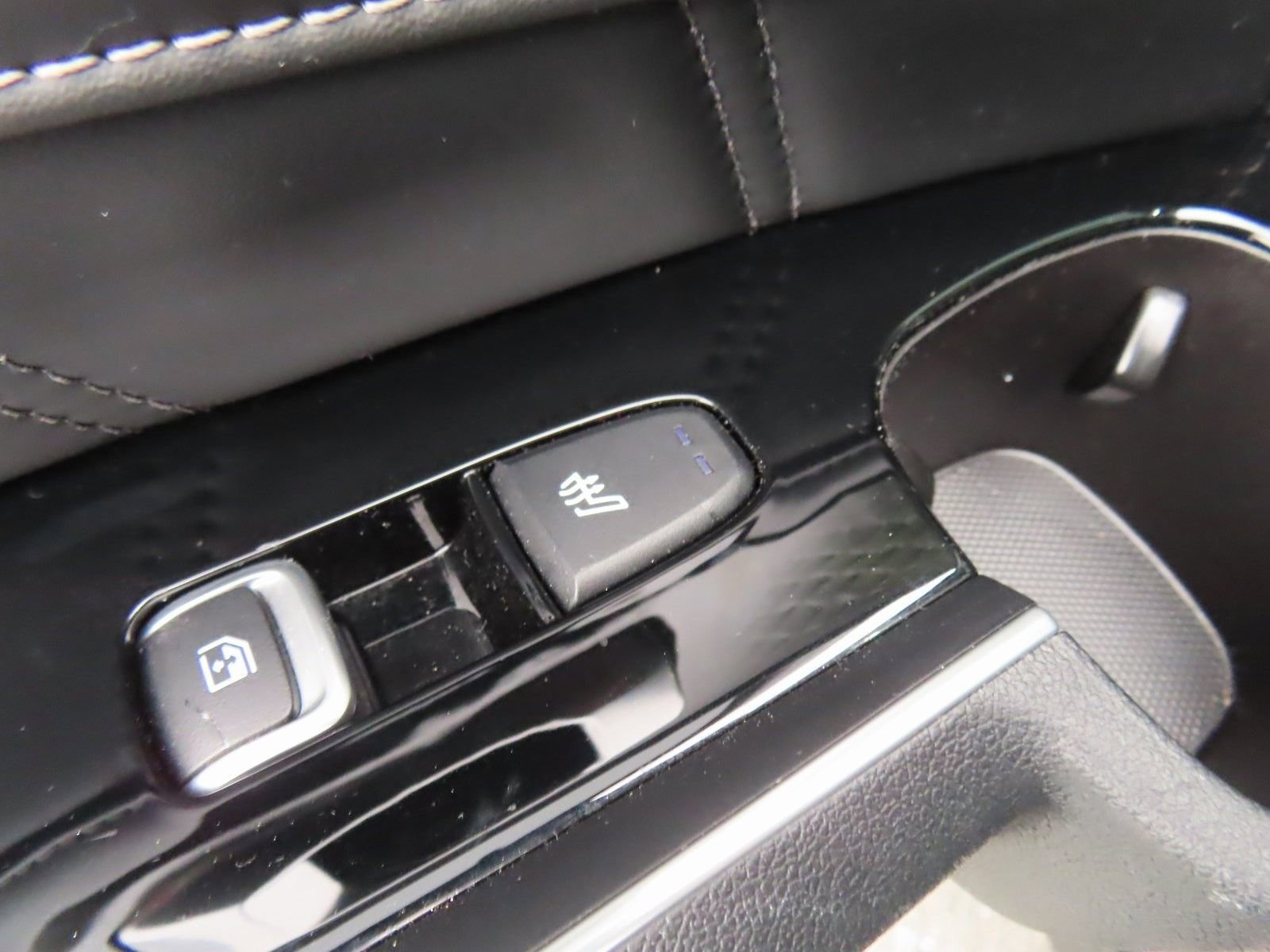 Used 2023 Kia Sorento SX image 34