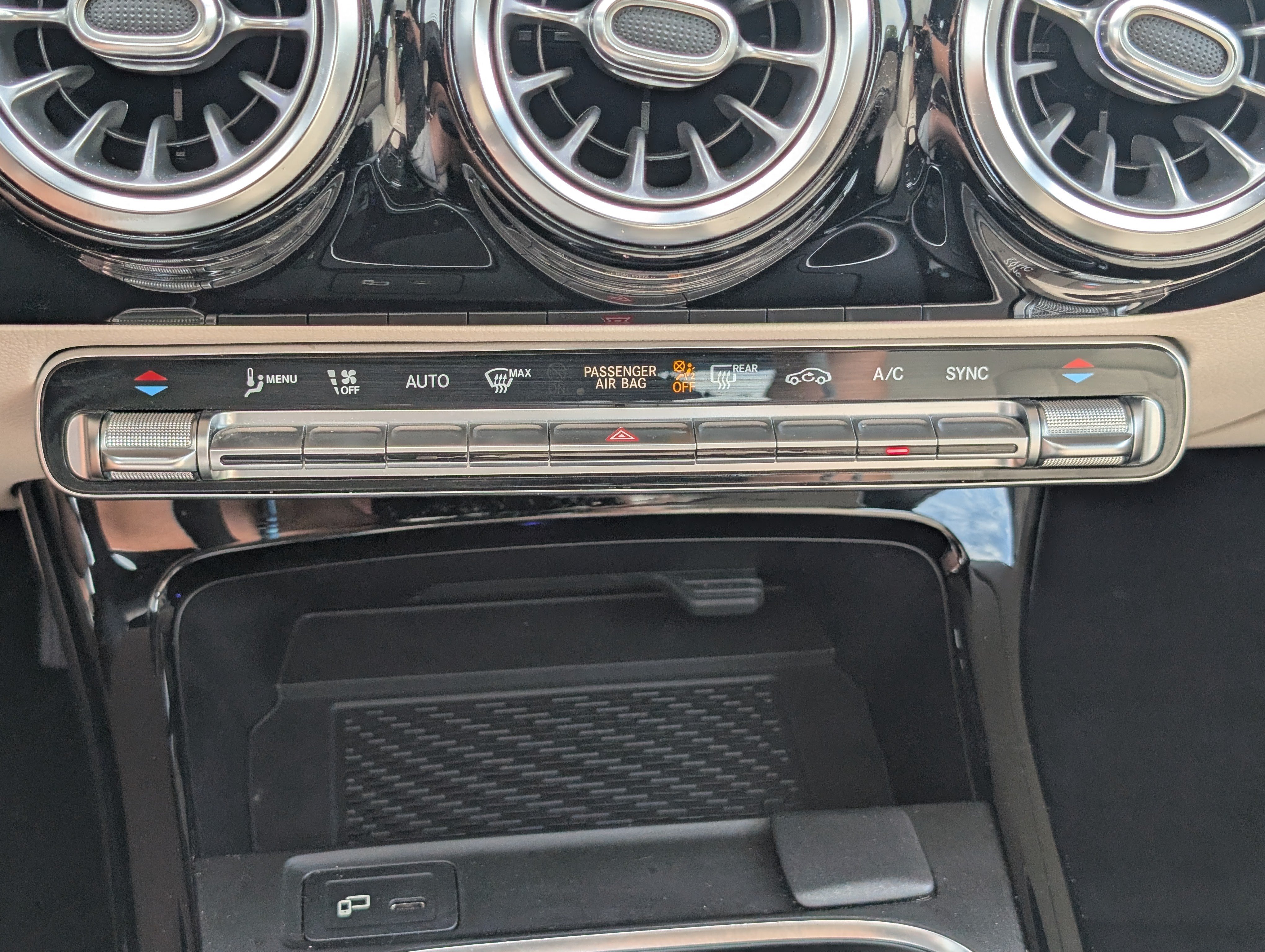 Used 2021 Mercedes-Benz CLA 250 4MATIC image 28