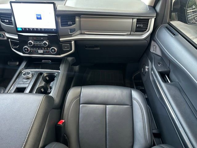 Certified 2024 Ford Expedition XLT RWD image 12