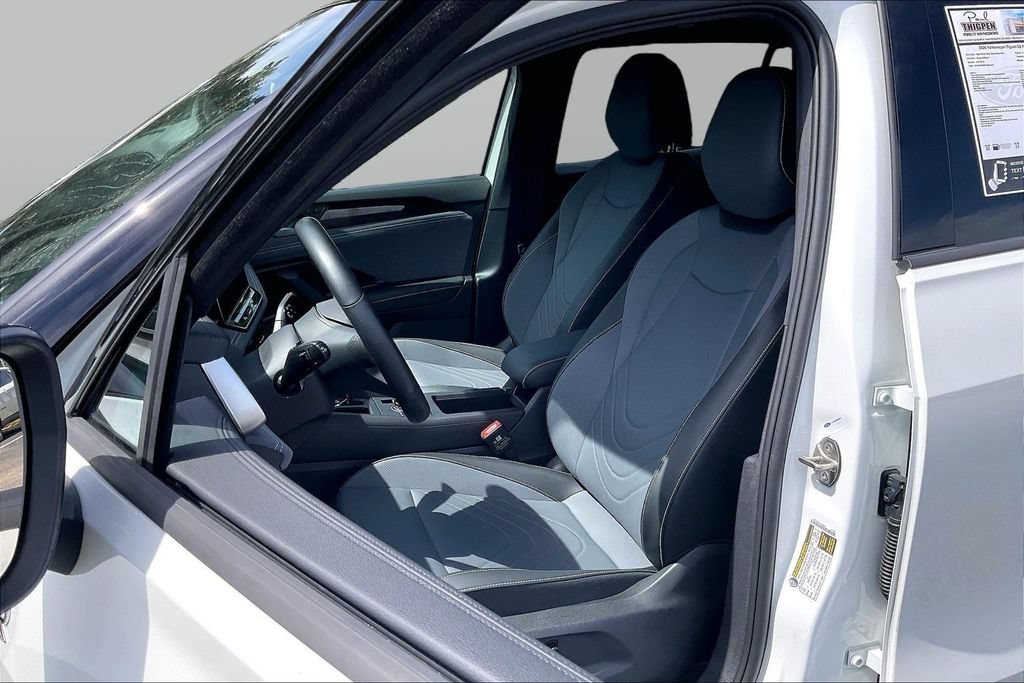 Used 2026 Volkswagen Tiguan SE R-Line AWD/4WD image 25