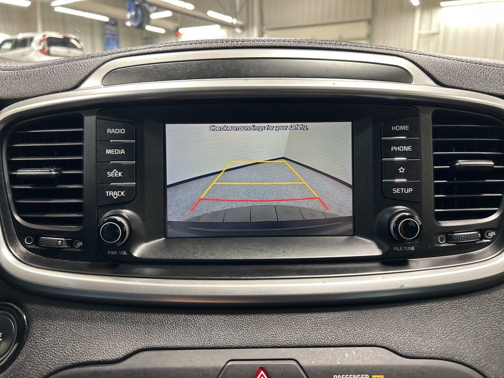 Used 2020 Kia Sorento S image 19