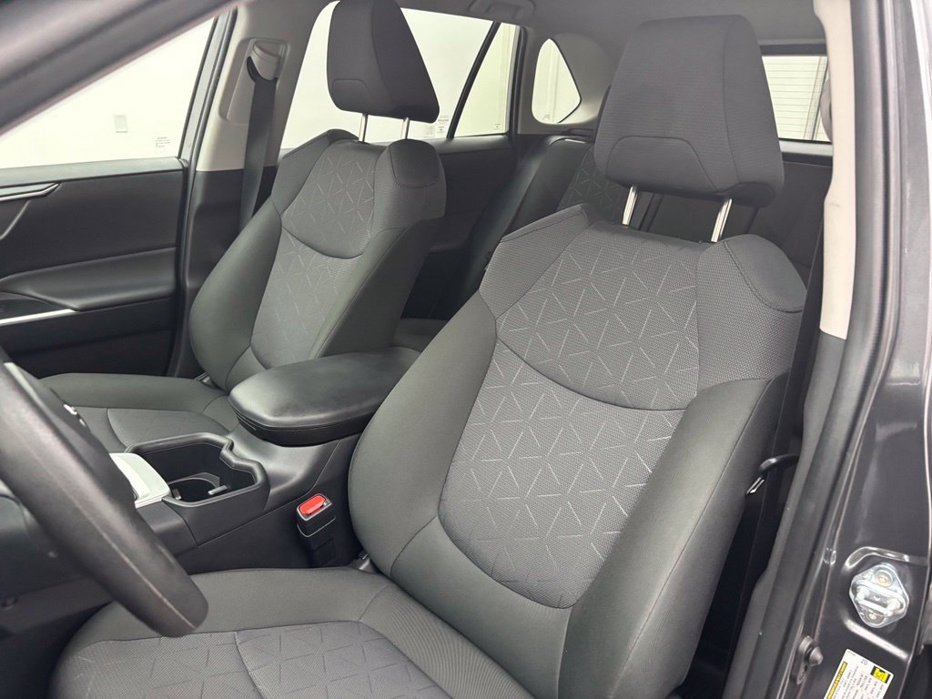 Used 2025 Toyota RAV4 XLE AWD/4WD image 23