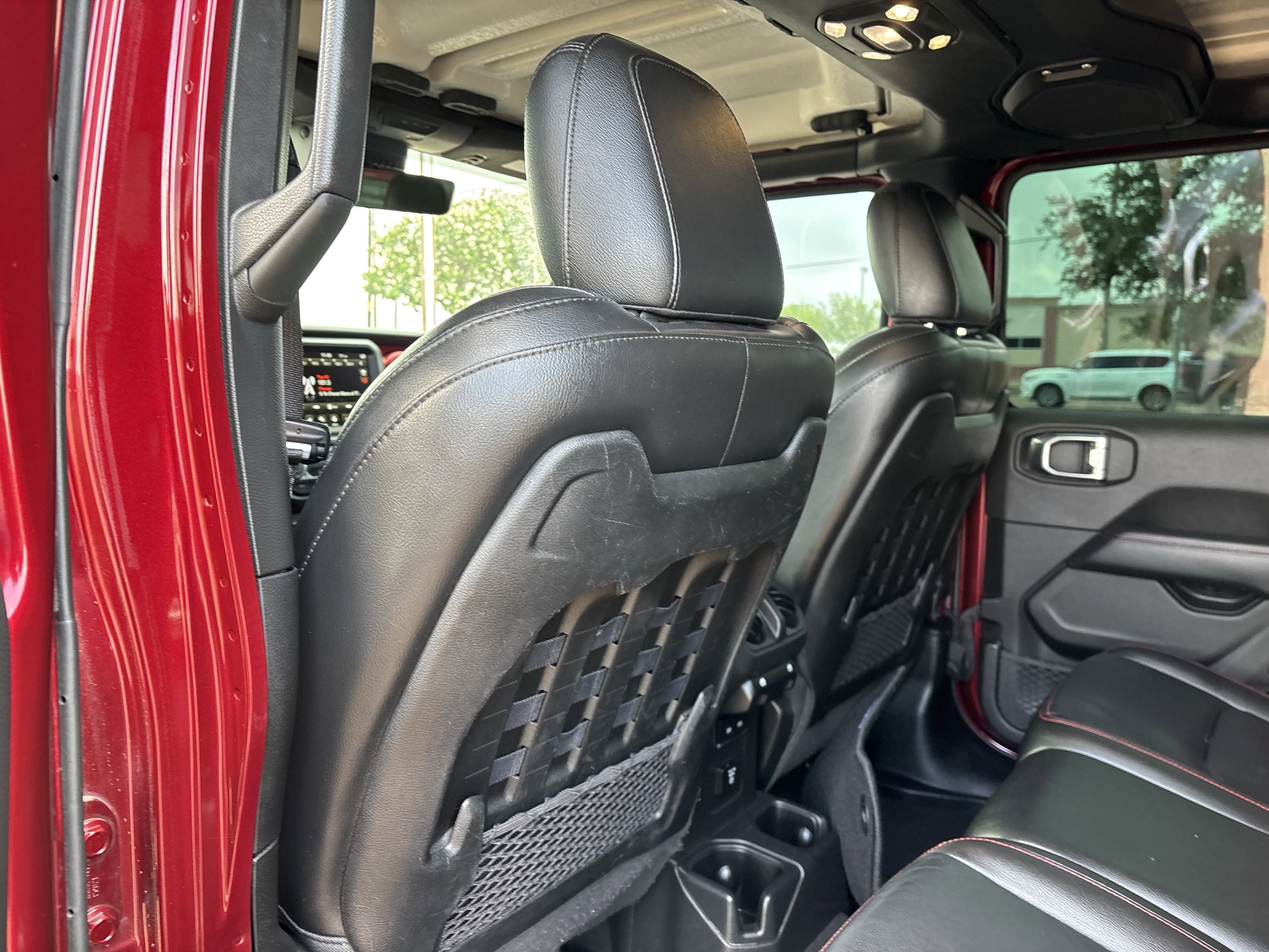 Used 2022 Jeep Gladiator Rubicon w/ LED Lighting Group AWD/4WD image 17