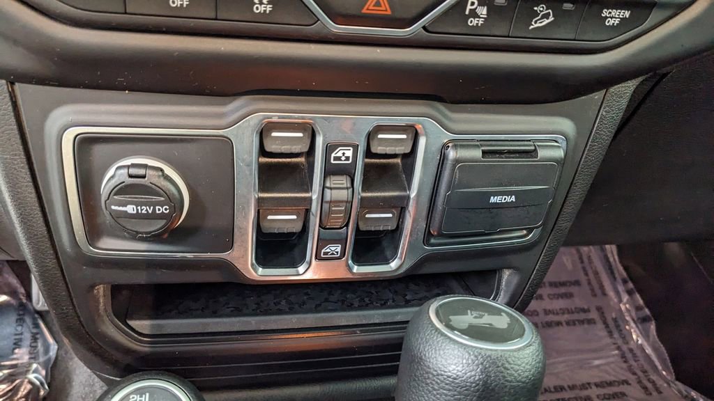 Used 2021 Jeep Wrangler Unlimited Sport image 29