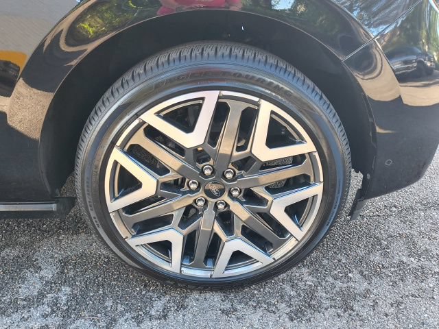 Certified 2025 Ford Expedition Platinum w/ Platinum Ultimate Package AWD/4WD image 15