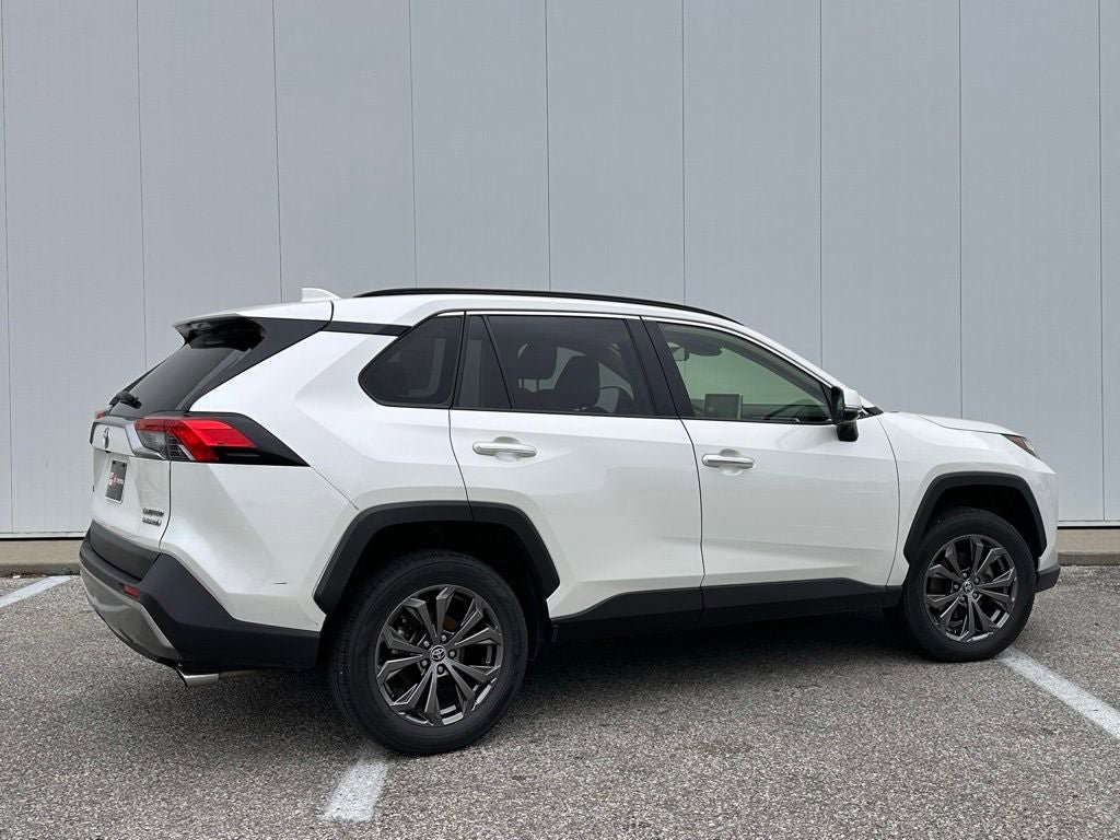 Used 2022 Toyota RAV4 Limited AWD/4WD image 6