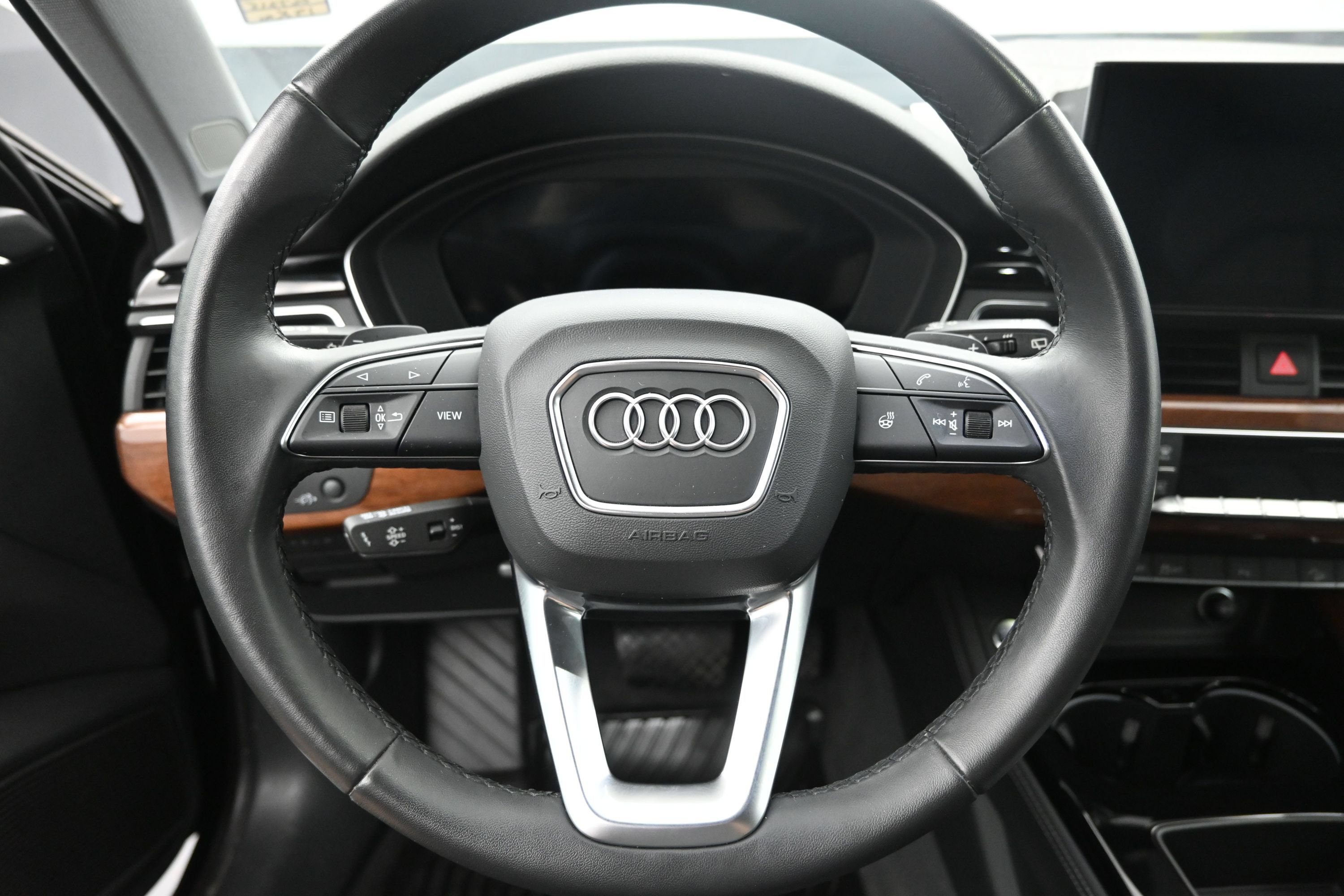 Used 2023 Audi A4 2.0T allroad Premium Plus w/ Premium Plus Package AWD/4WD image 13