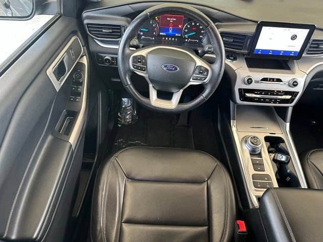 Certified 2023 Ford Explorer XLT w/ Equipment Group 202A RWD image 12