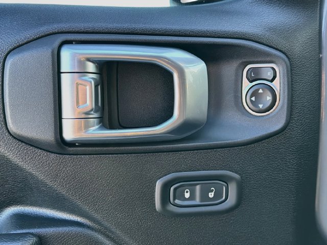 Used 2022 Jeep Wrangler Unlimited Sport AWD/4WD image 24