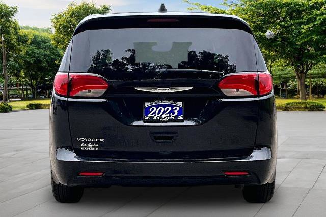 Used 2023 Chrysler Voyager LX FWD image 4