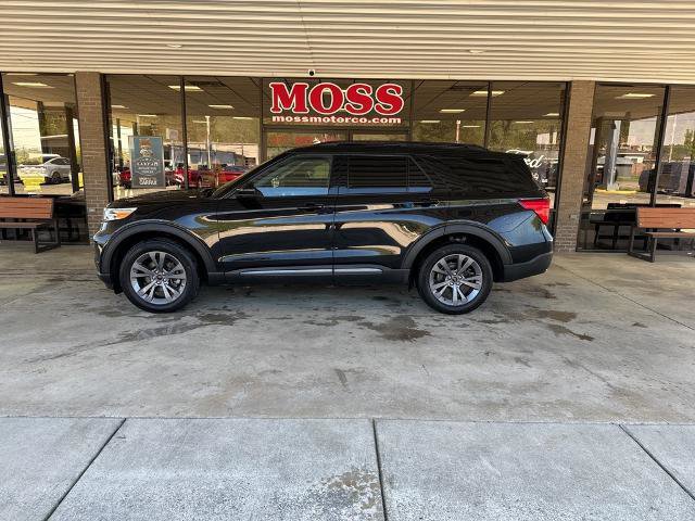 Certified 2023 Ford Explorer XLT w/ Equipment Group 202A image 2