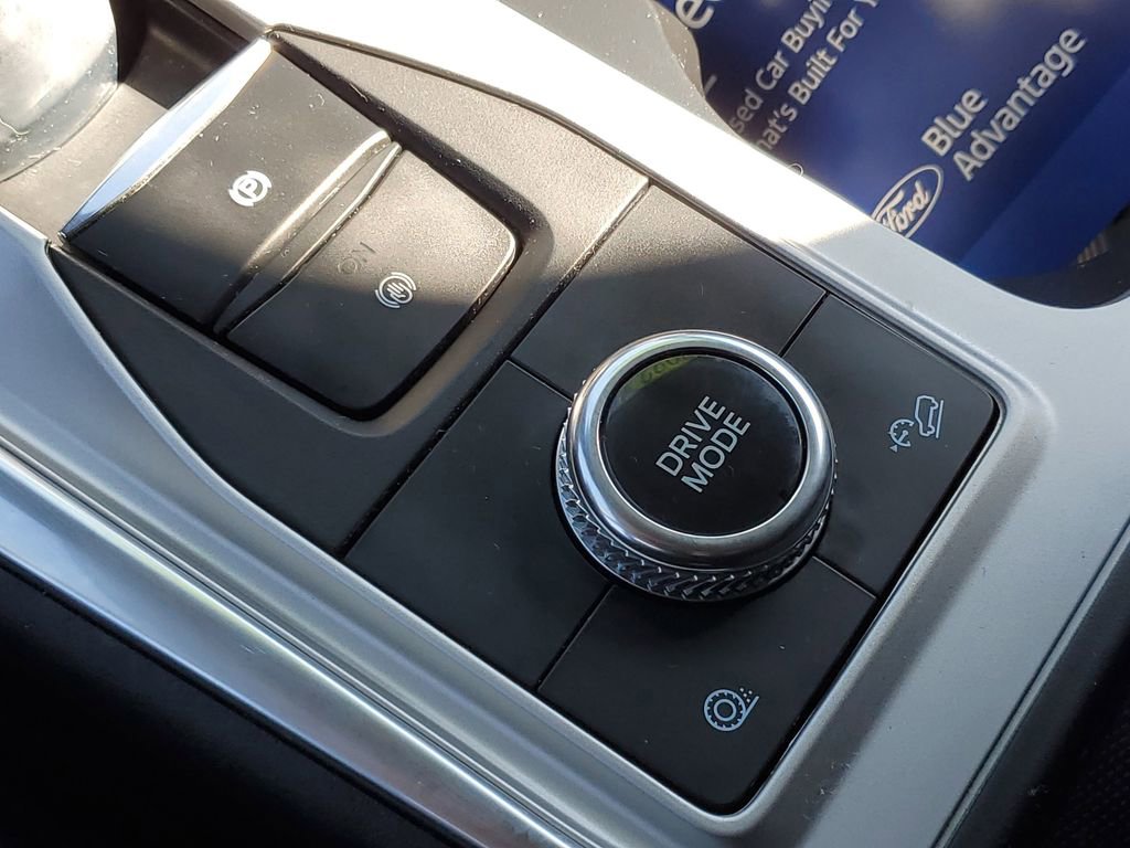 Certified 2022 Ford Explorer XLT w/ Equipment Group 202A image 26