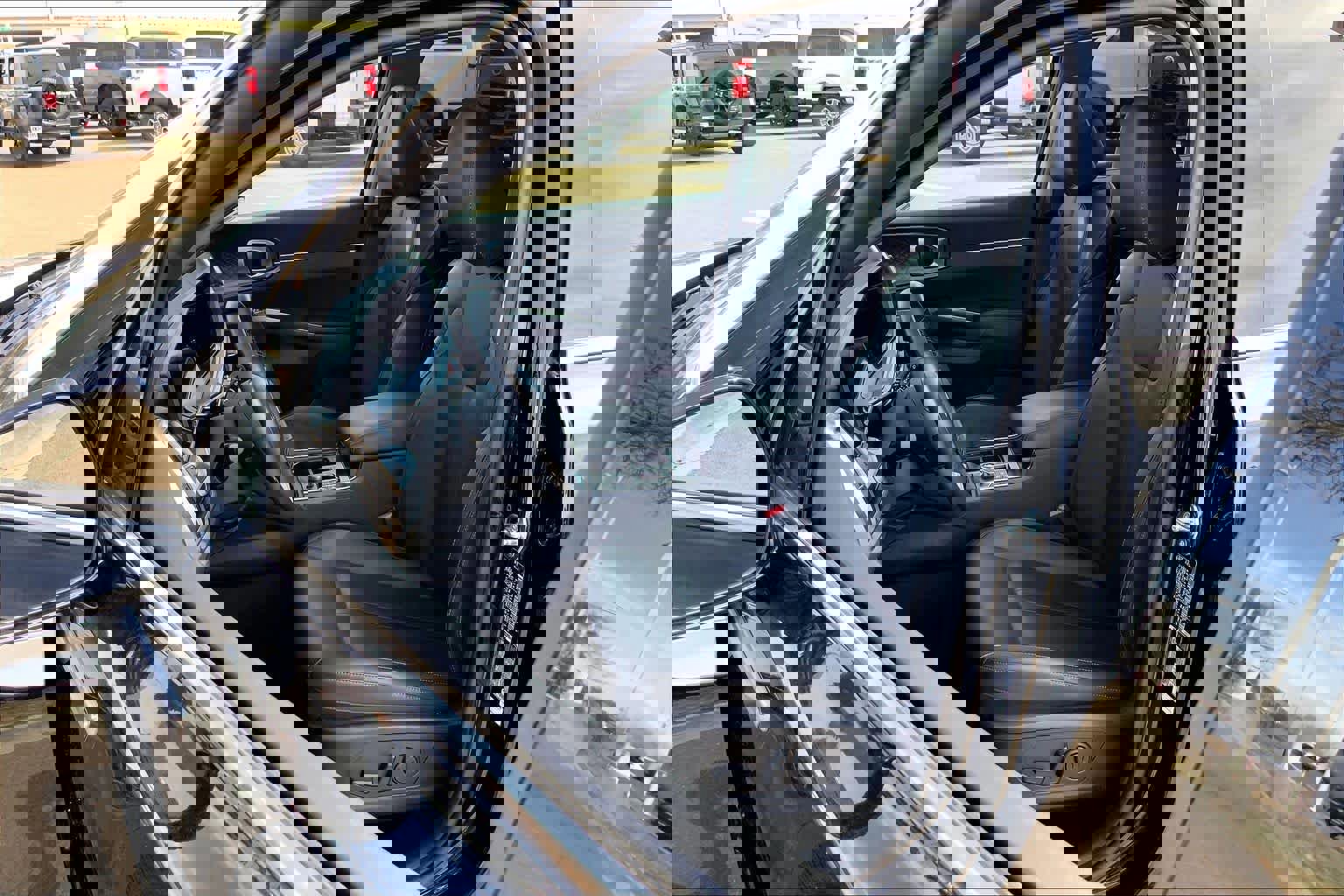 Used 2025 Kia Sorento S w/ Panoramic Sunroof Package image 10