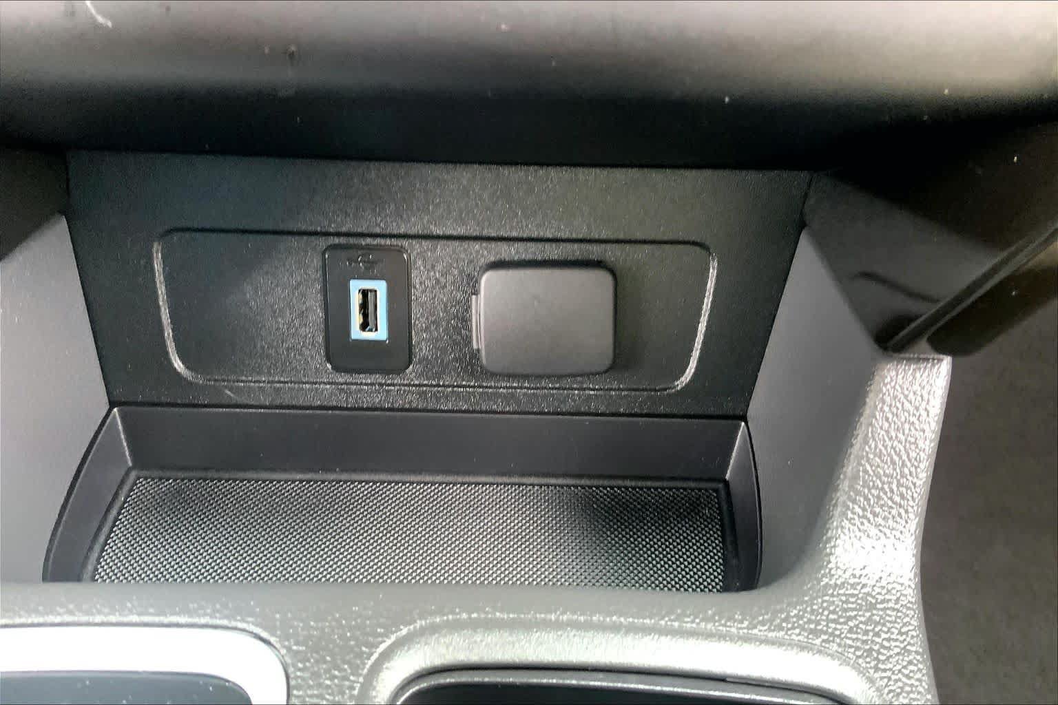Certified 2018 Ford Escape SE w/ Ford Safe & Smart Package AWD/4WD image 31