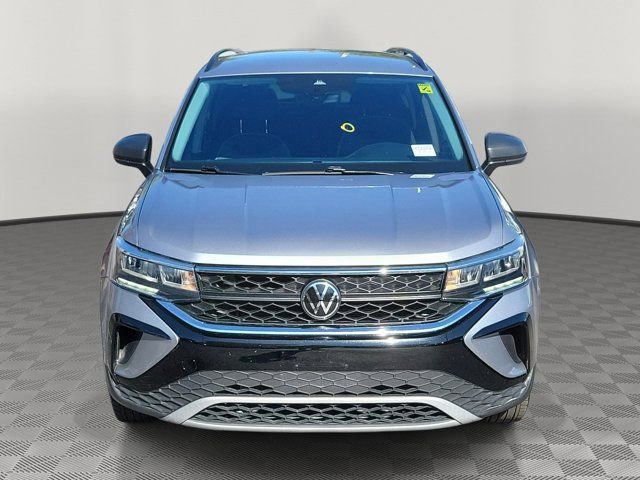 Used 2024 Volkswagen Taos S FWD image 2