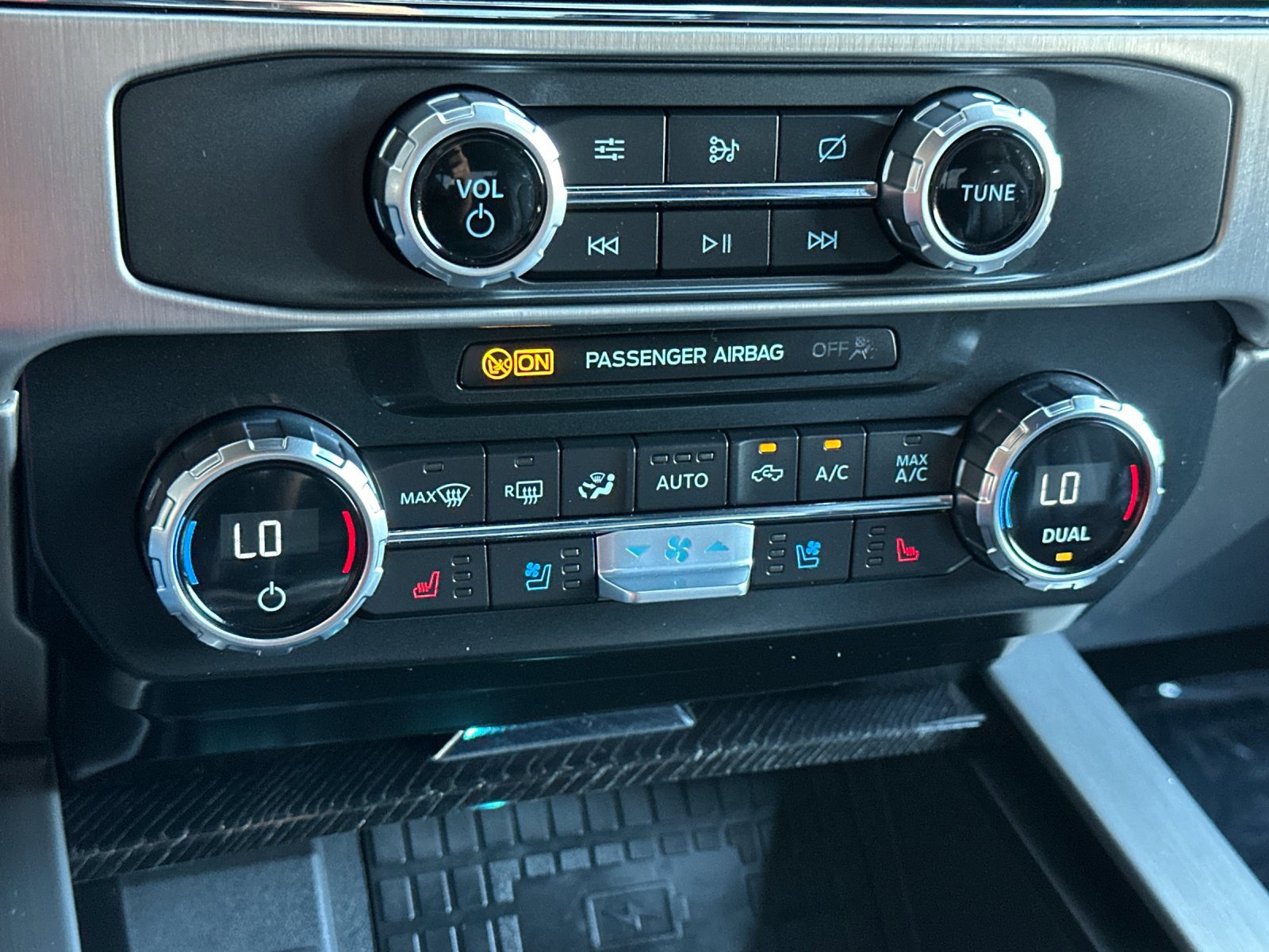 Certified 2022 Ford F250 Platinum w/ Tremor Off-Road Package image 20