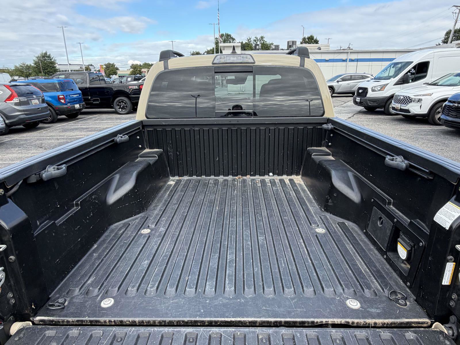 Used 2019 Toyota Tacoma TRD Off-Road RWD image 31
