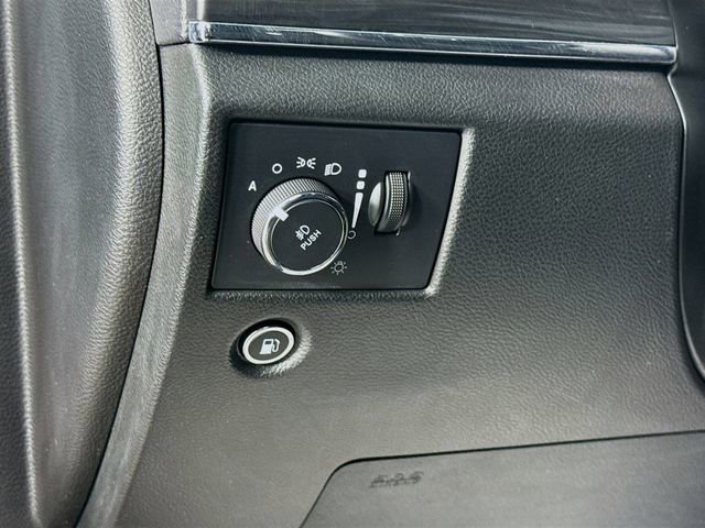 Used 2021 Jeep Grand Cherokee Limited image 10