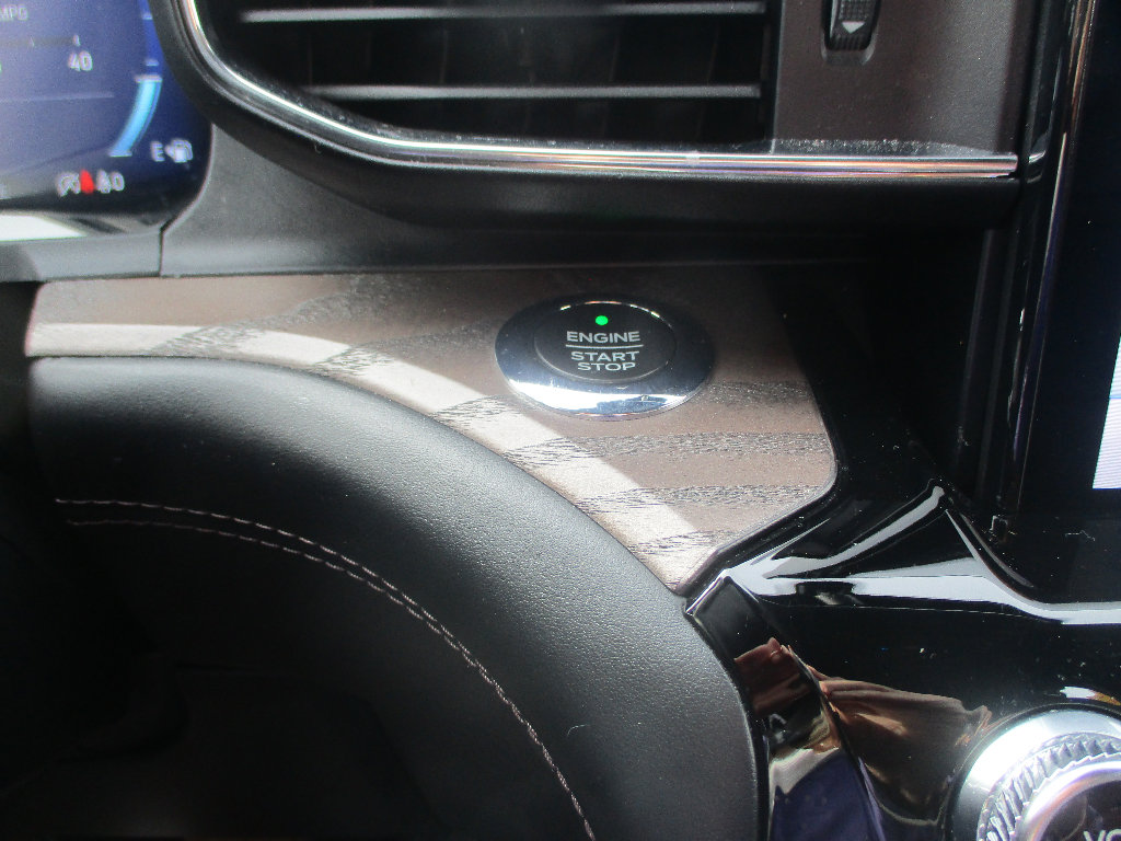 Certified 2021 Ford Explorer Platinum w/ Equipment Group 601A image 6