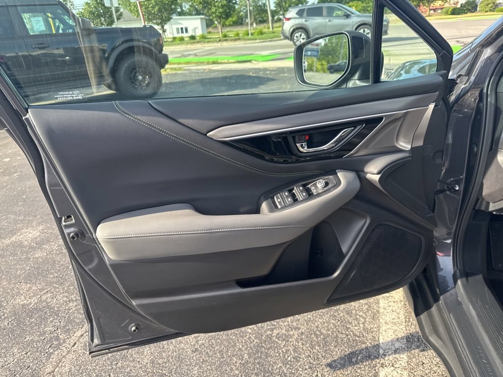 Used 2023 Subaru Outback Onyx Edition AWD/4WD image 11