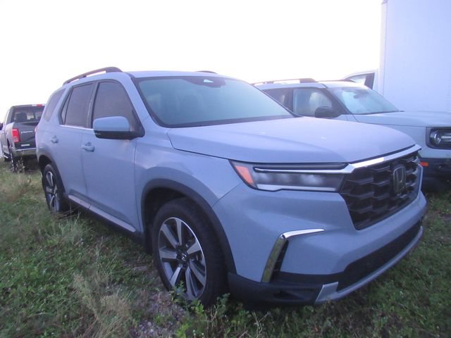 Used 2023 Honda Pilot Touring image 1